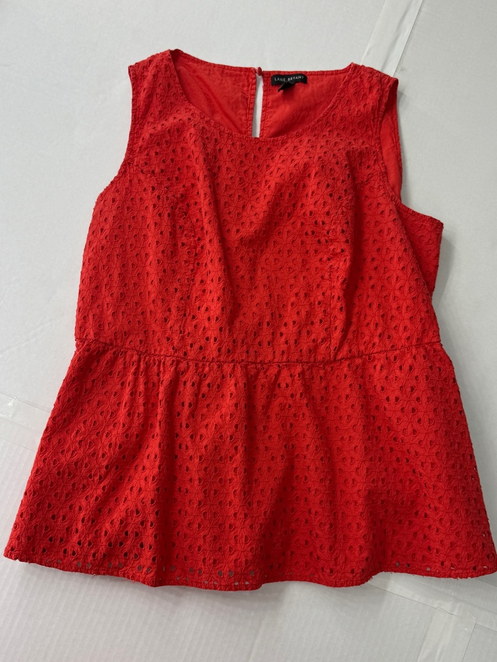 Lane Bryant red eyelet top 100% cotton sleeveless women’s blouse size 16